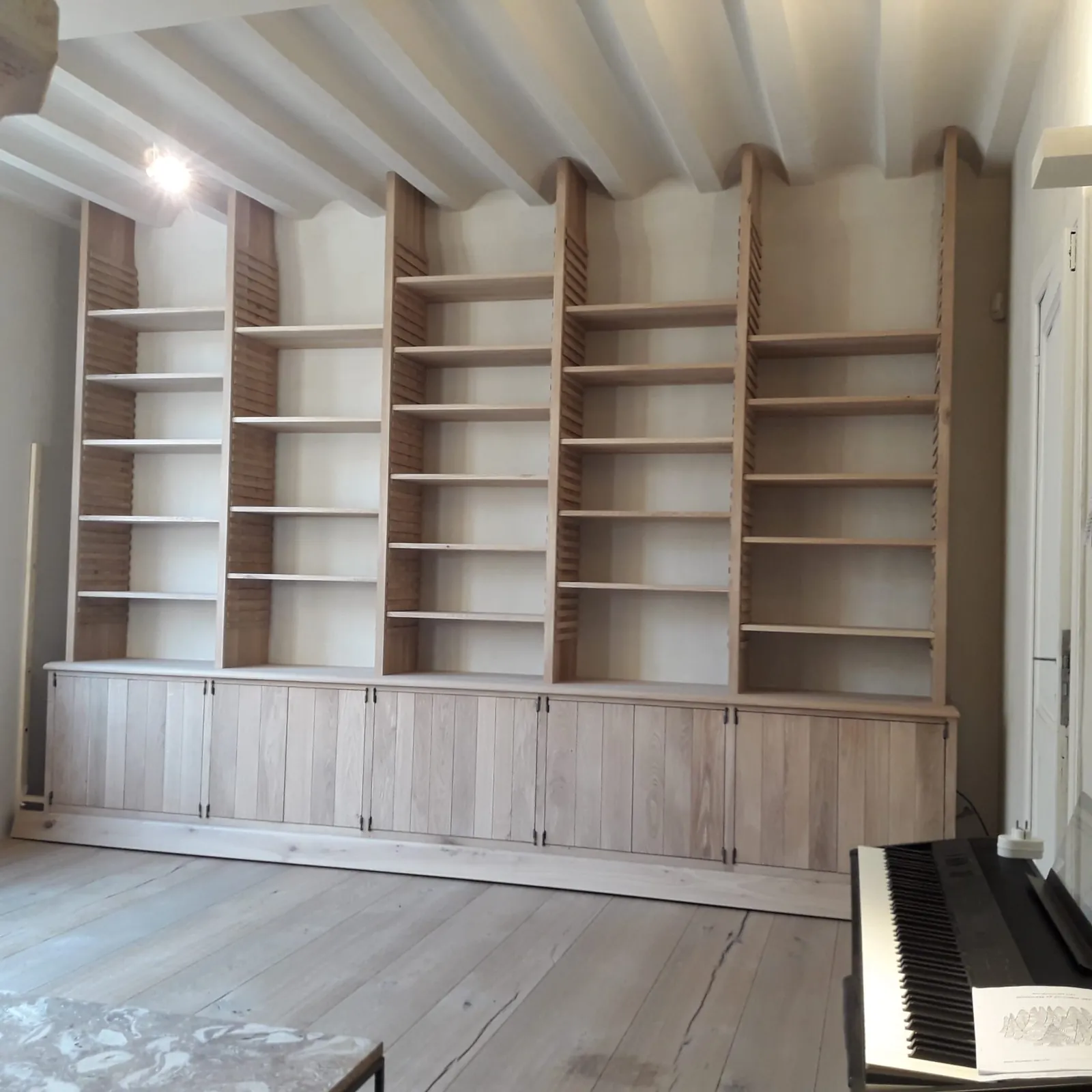 Bibliotheekwand in eik