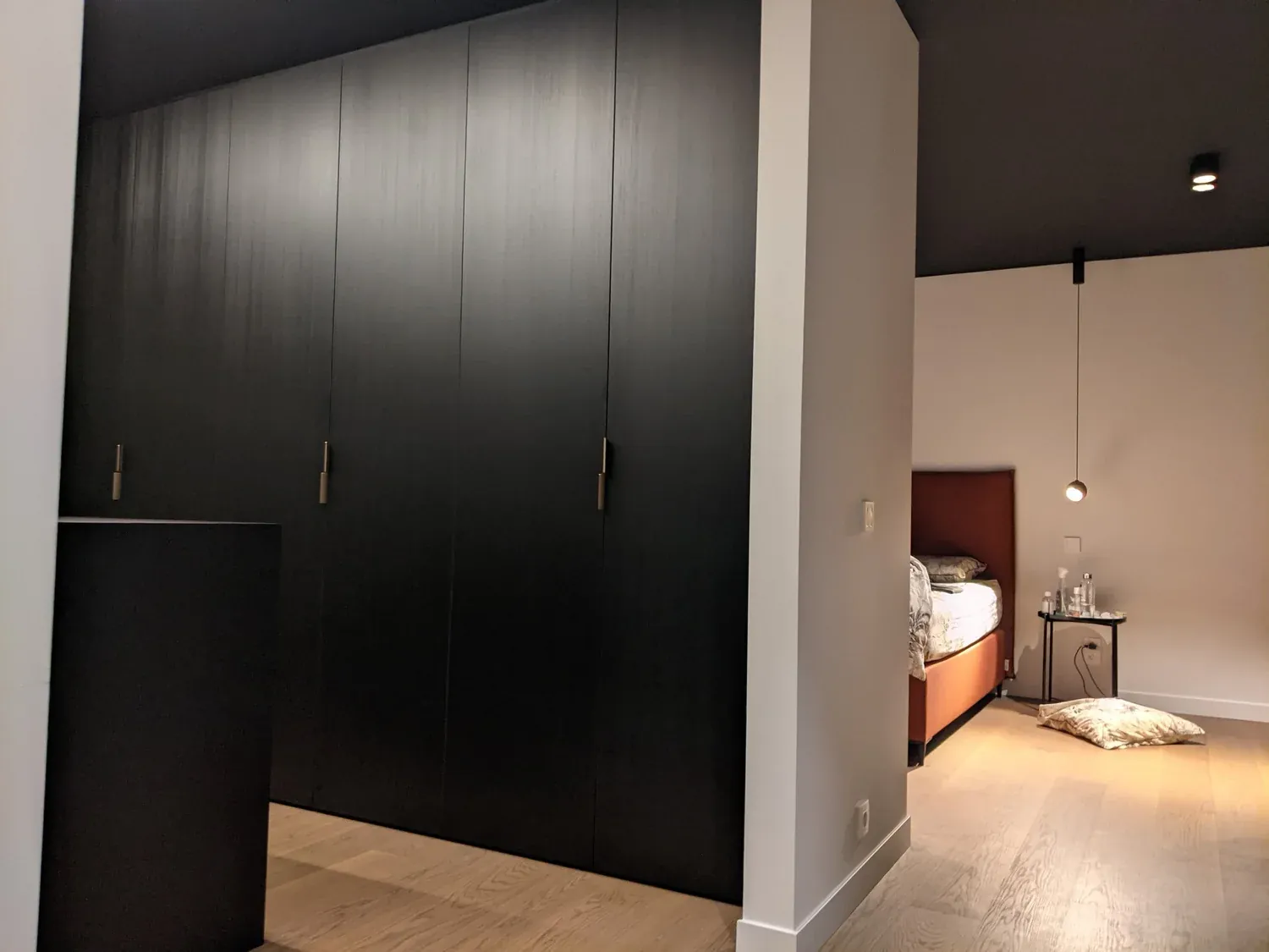 Dressing in donker fineer